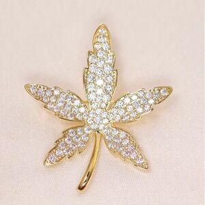 New Boutique Rose Gold Crystal Rhinestone Maple Leaf Brooch Nature Pin Botanical